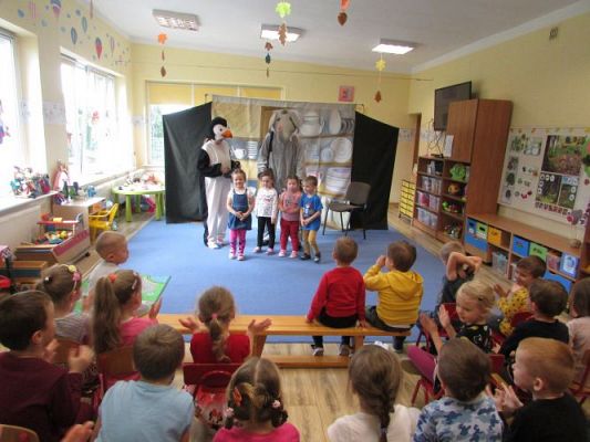 Grafika #45: 12.10.2021 Przedstawienie pt. "Słoń Trąbalski"