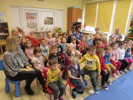 Grafika #47: 12.10.2021 Przedstawienie pt. "Słoń Trąbalski"