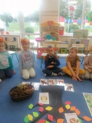 Grafika #1: 11.10.2021 Dzień drzewa gr III