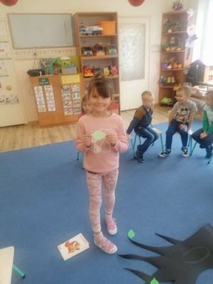 Grafika #6: 11.10.2021 Dzień drzewa gr III