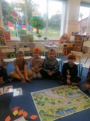 Grafika #9: 11.10.2021 Dzień drzewa gr III