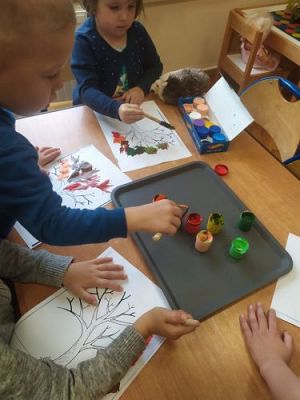 Grafika #16: 11.10.2021 Dzień drzewa gr II