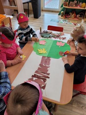 Grafika #5: 11.10.2021 Dzień drzewa gr I