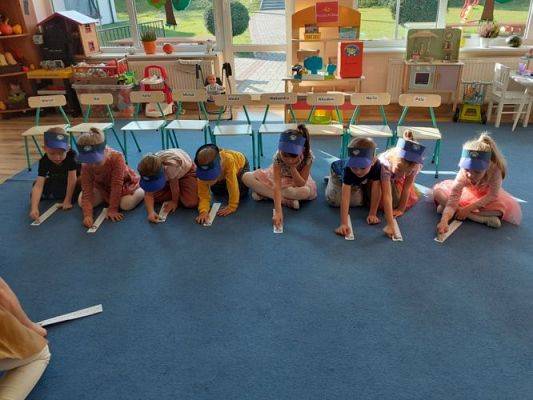 Grafika #7: 08.10.2021 Światowy dzień poczty