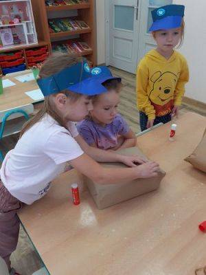 Grafika #12: 08.10.2021 Światowy dzień poczty