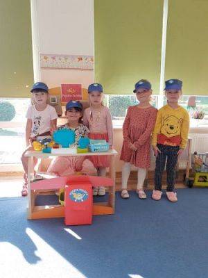 Grafika #17: 08.10.2021 Światowy dzień poczty