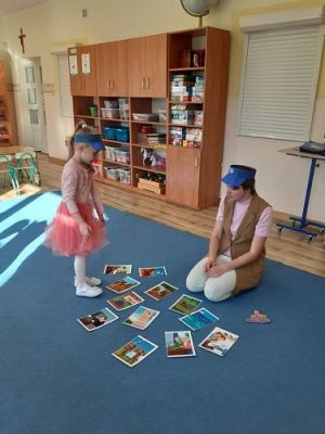 Grafika #18: 08.10.2021 Światowy dzień poczty