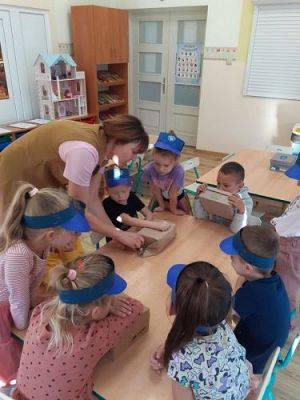 Grafika #26: 08.10.2021 Światowy dzień poczty