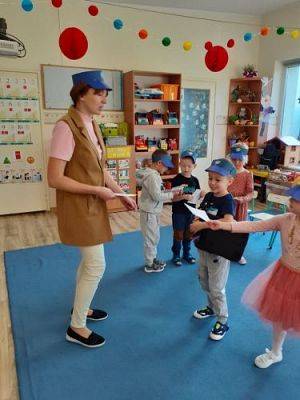 Grafika #28: 08.10.2021 Światowy dzień poczty