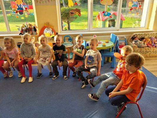 Grafika #42: 08.10.2021 Światowy dzień poczty