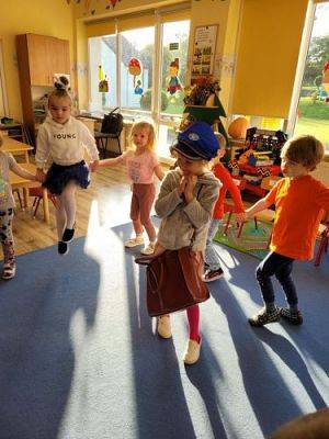 Grafika #56: 08.10.2021 Światowy dzień poczty