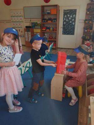 Grafika #58: 08.10.2021 Światowy dzień poczty