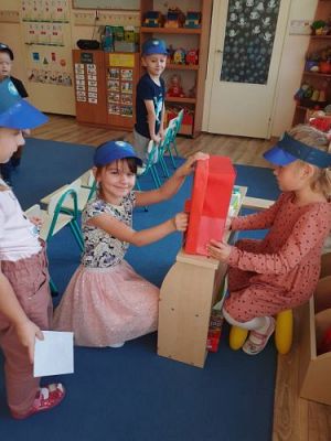 Grafika #70: 08.10.2021 Światowy dzień poczty