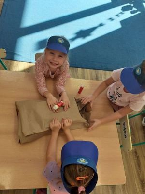 Grafika #75: 08.10.2021 Światowy dzień poczty