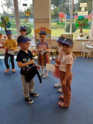 Grafika #77: 08.10.2021 Światowy dzień poczty