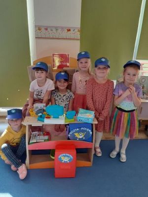 Grafika #80: 08.10.2021 Światowy dzień poczty