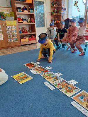 Grafika #82: 08.10.2021 Światowy dzień poczty