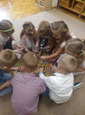 Grafika #5: 30.09.2021 Dzień chłopaka