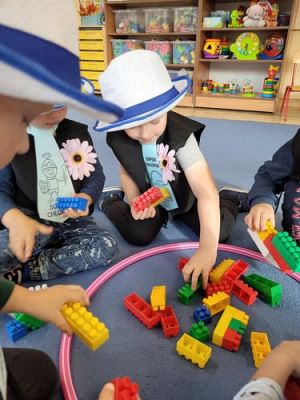 Grafika #37: 30.09.2021 Dzień chłopaka