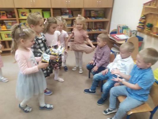 Grafika #43: 30.09.2021 Dzień chłopaka