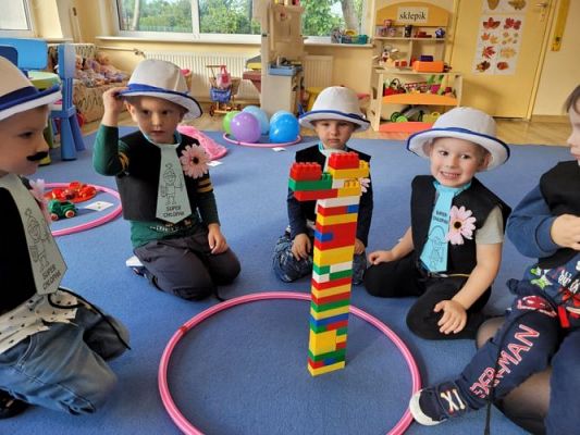 Grafika #44: 30.09.2021 Dzień chłopaka