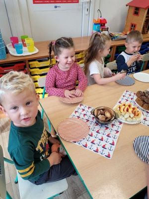 Grafika #52: 30.09.2021 Dzień chłopaka