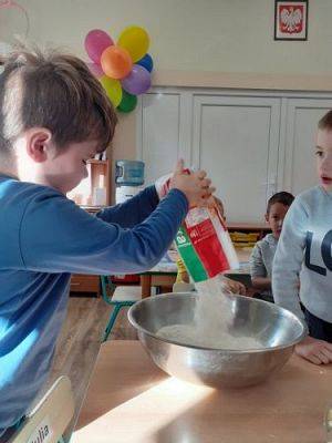 Grafika #0: Warsztaty kreatywne w gr III - Owoce z masy solnej