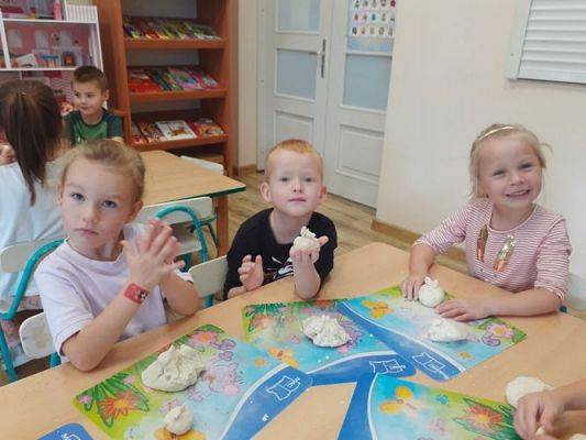 Grafika #13: Warsztaty kreatywne w gr III - Owoce z masy solnej