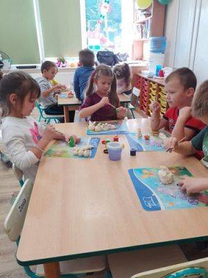 Grafika #15: Warsztaty kreatywne w gr III - Owoce z masy solnej