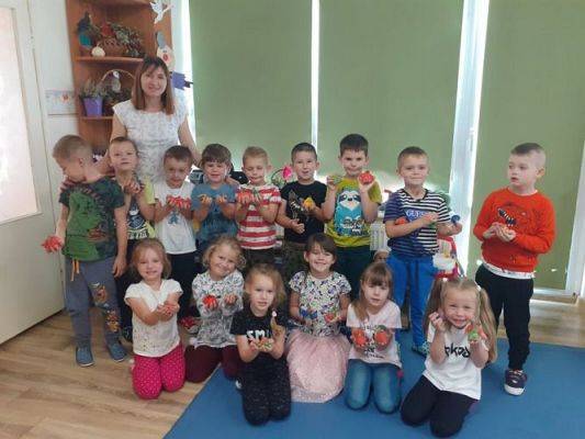 Grafika #17: Warsztaty kreatywne w gr III - Owoce z masy solnej