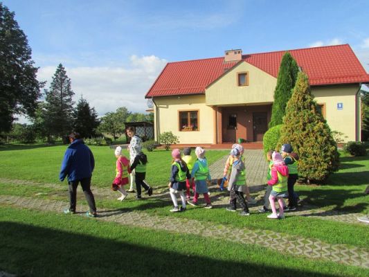 Grafika #2: 21.09.2021 Wycieczka do sadu i ogrodu