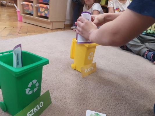 Grafika #15: 17.09.2021 Zajęcia edukacyjne - Myślę, wiec nie śmiecę