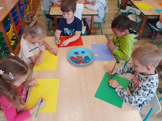 Grafika #12: 16.09.2021 Dzień kropki gr III