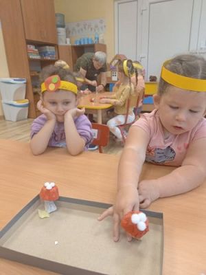 Grafika #0: 16.09.2021 Dzień kropki gr I