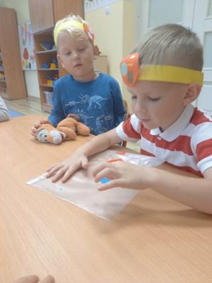 Grafika #7: 16.09.2021 Dzień kropki gr I