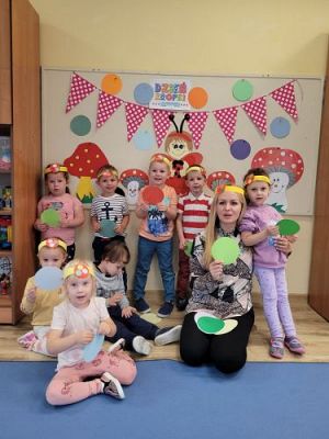 Grafika #28: 16.09.2021 Dzień kropki gr I