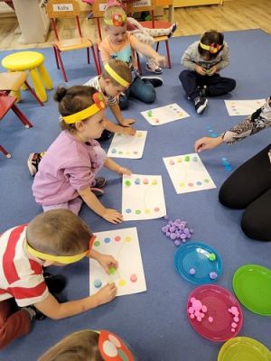 Grafika #32: 16.09.2021 Dzień kropki gr I