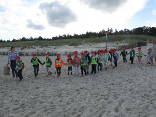 Grafika #30: 15.09.2021 Wycieczka do Łeby - Zabawy na plaży