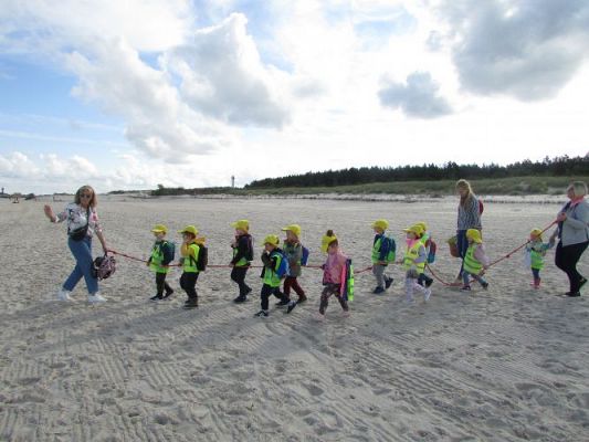 Grafika #34: 15.09.2021 Wycieczka do Łeby - Zabawy na plaży