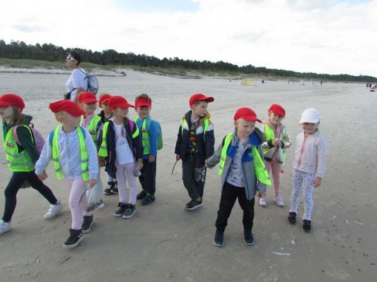 Grafika #44: 15.09.2021 Wycieczka do Łeby - Zabawy na plaży