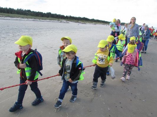 Grafika #46: 15.09.2021 Wycieczka do Łeby - Zabawy na plaży