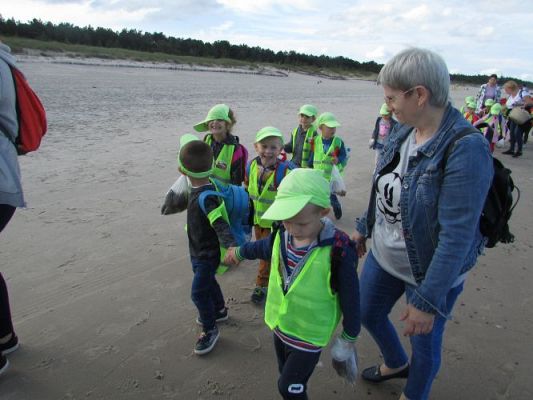 Grafika #48: 15.09.2021 Wycieczka do Łeby - Zabawy na plaży