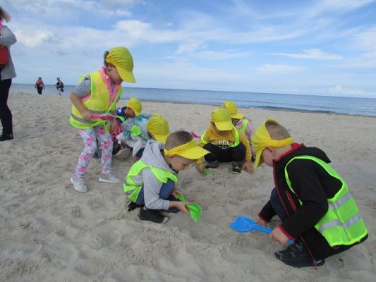 Grafika #57: 15.09.2021 Wycieczka do Łeby - Zabawy na plaży