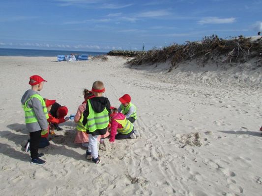 Grafika #61: 15.09.2021 Wycieczka do Łeby - Zabawy na plaży