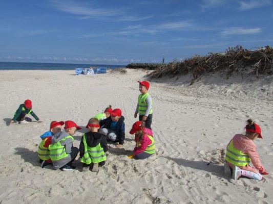 Grafika #62: 15.09.2021 Wycieczka do Łeby - Zabawy na plaży