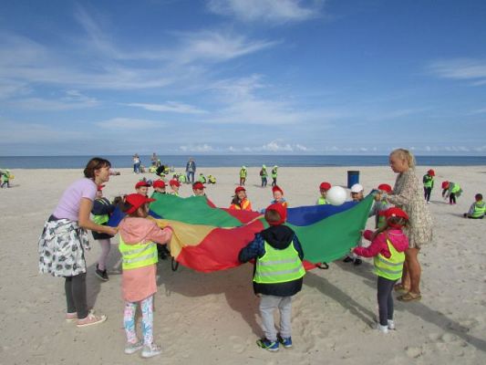 Grafika #64: 15.09.2021 Wycieczka do Łeby - Zabawy na plaży