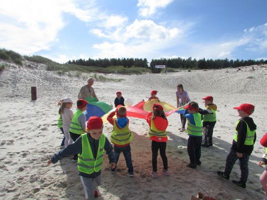 Grafika #66: 15.09.2021 Wycieczka do Łeby - Zabawy na plaży