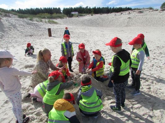 Grafika #69: 15.09.2021 Wycieczka do Łeby - Zabawy na plaży
