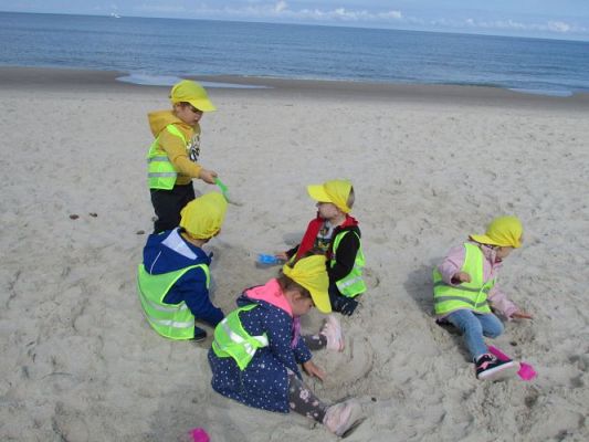 Grafika #76: 15.09.2021 Wycieczka do Łeby - Zabawy na plaży