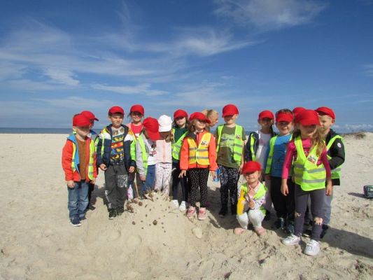 Grafika #77: 15.09.2021 Wycieczka do Łeby - Zabawy na plaży